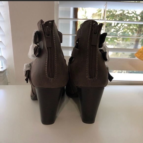 NWOT Brown Booties - Picture 4 of 5